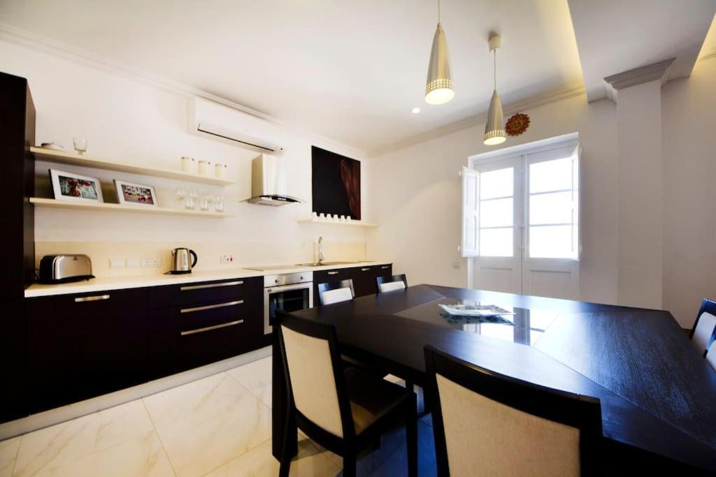 Ag3 - Large, Bright And Stylish Apartment Valletta Exterior photo